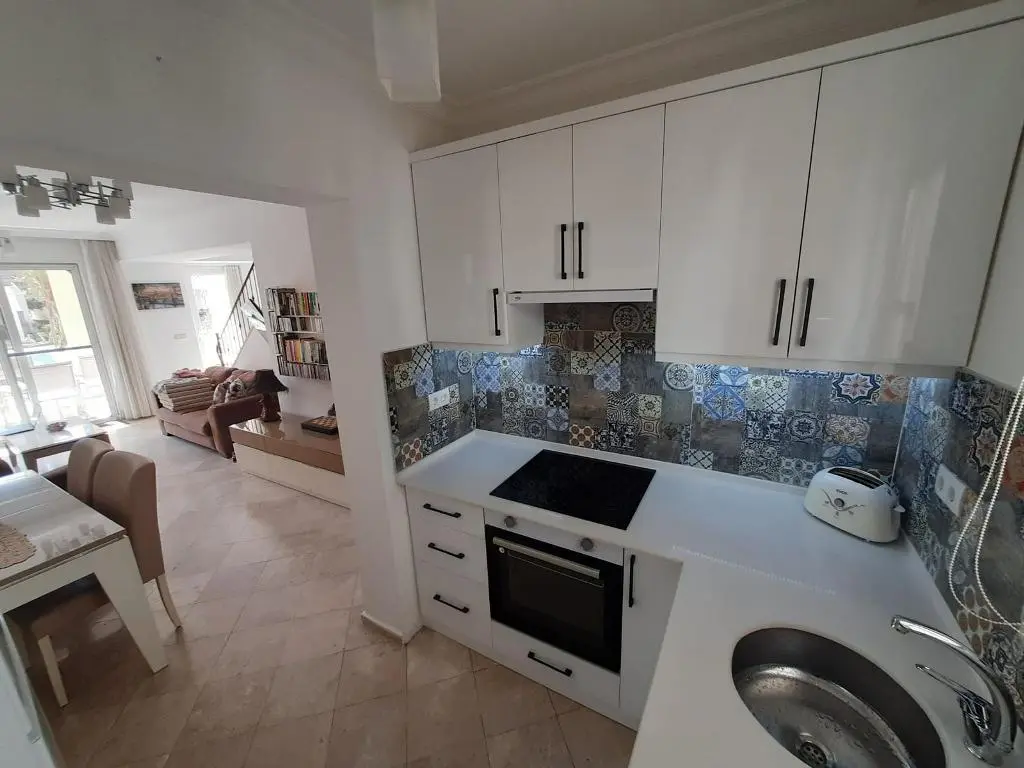 Fitted kitchen